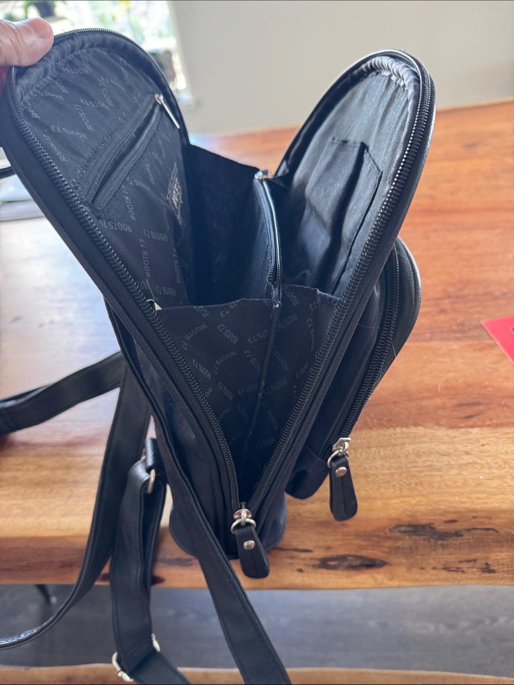 ROOTS -
Compact Everyday Backpack - Unbranded - Picture 5 of 6